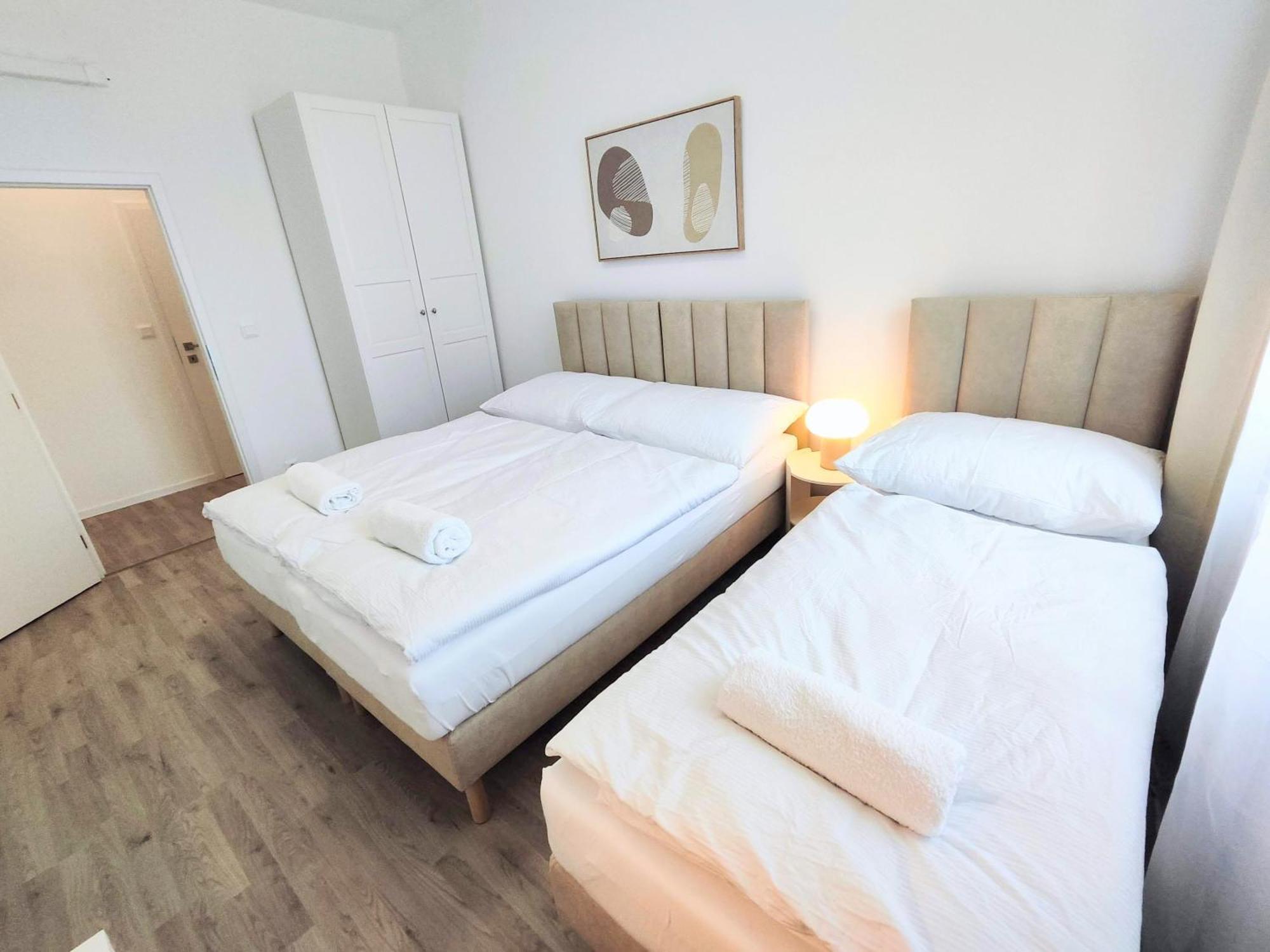 Cinnamon - Brand New - Presidential Garden - Air Conditioning - Free Parking ブラチスラヴァ エクステリア 写真