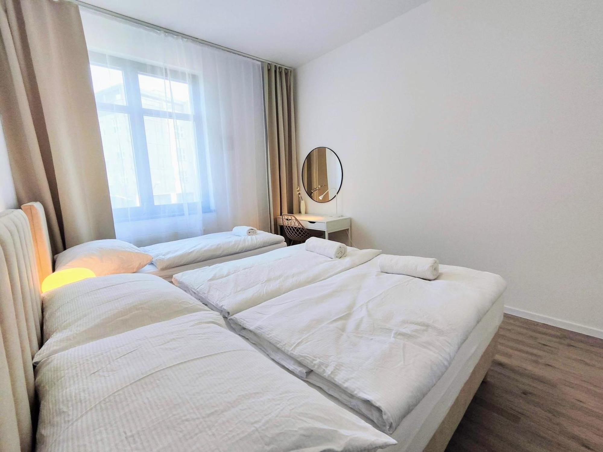 Cinnamon - Brand New - Presidential Garden - Air Conditioning - Free Parking ブラチスラヴァ エクステリア 写真